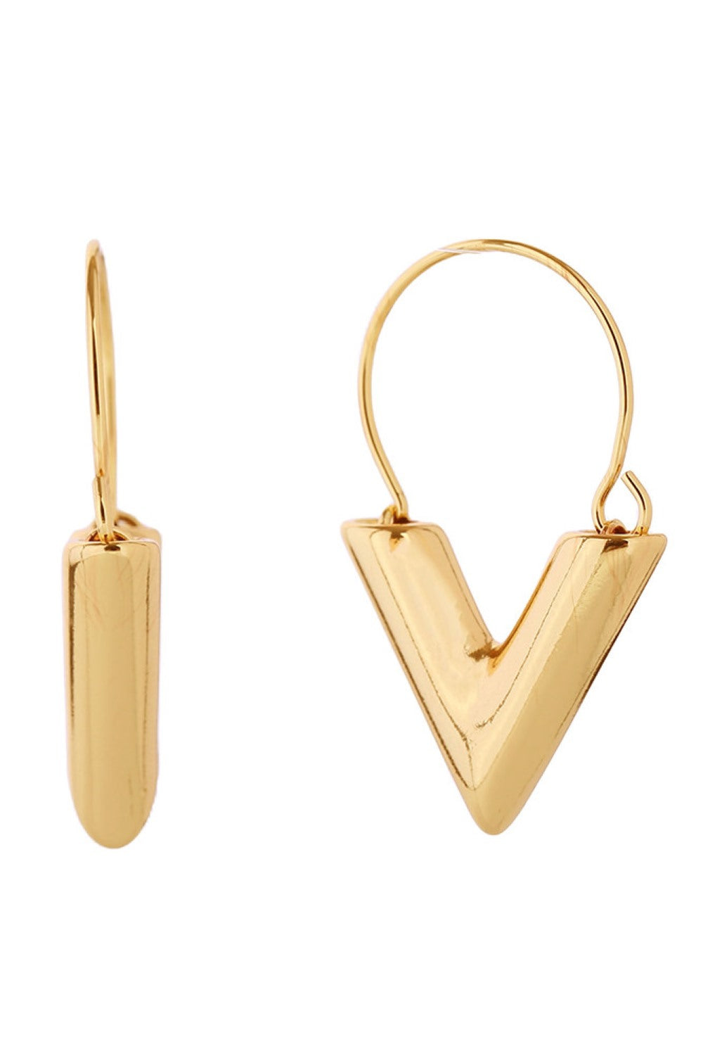 Gold Elevate your everyday look with these Essential V Hoop Earrings, crafted in lustrous 14K gold or white gold-dipped brass. Measuring 3.8cm, they strike the perfect balance between statement and subtlety. Hypoallergenic and lead and nickel compliant, these Korean-made earrings are gentle on sensitive skin while delivering timeless elegance. A versatile essential for any jewelry collection.