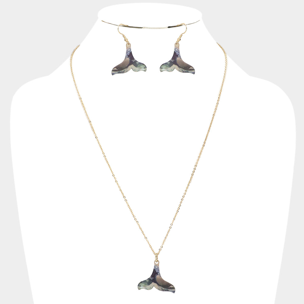 Gold Patterned Whale Tail Pendant Necklace