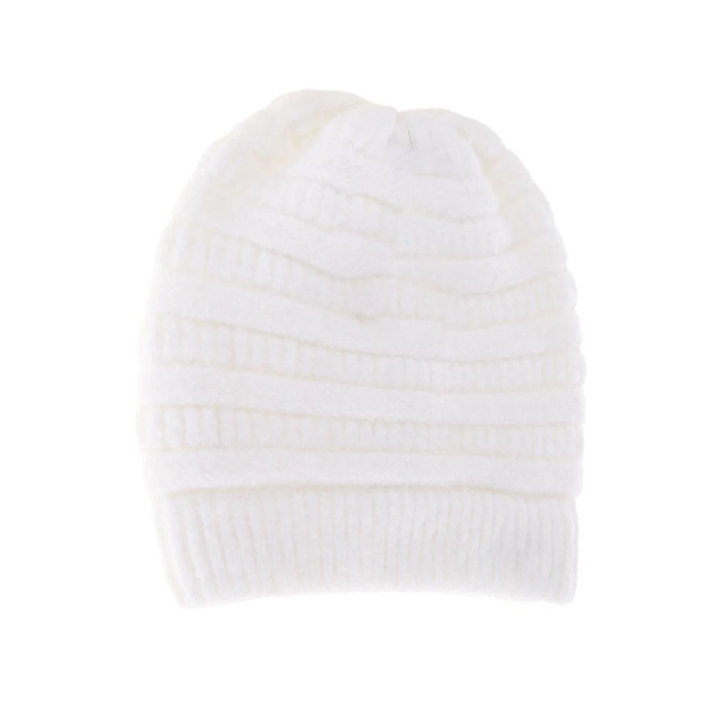 White Fuzzy Lined Mixed Soft Yarn Beanie offers superior insulation through its expertly blended soft yarn construction and plush fuzzy lining. Designed to deliver warmth without sacrificing comfort, this beanie is ideal for cold weather conditions. Its mixed yarn fabric ensures durability and a flexible fit, making it a reliable choice for both outdoor adventures and daily wear.