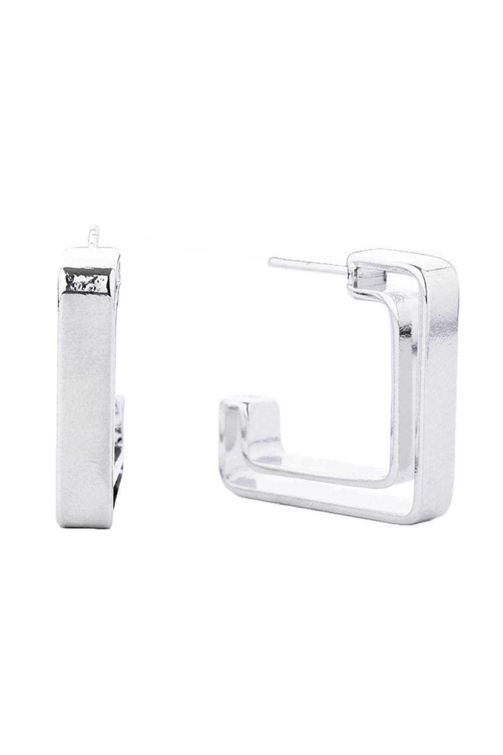 White Gold Elegant square shape post earrings with 14K gold or white gold dipping. Crafted from hypoallergenic brass, these studs are gentle on sensitive skin. Measuring 2.11cm in diameter, they offer a refined geometric look. Lead and nickel compliant for safe, worry-free wear. Perfect for everyday elegance or special occasions.