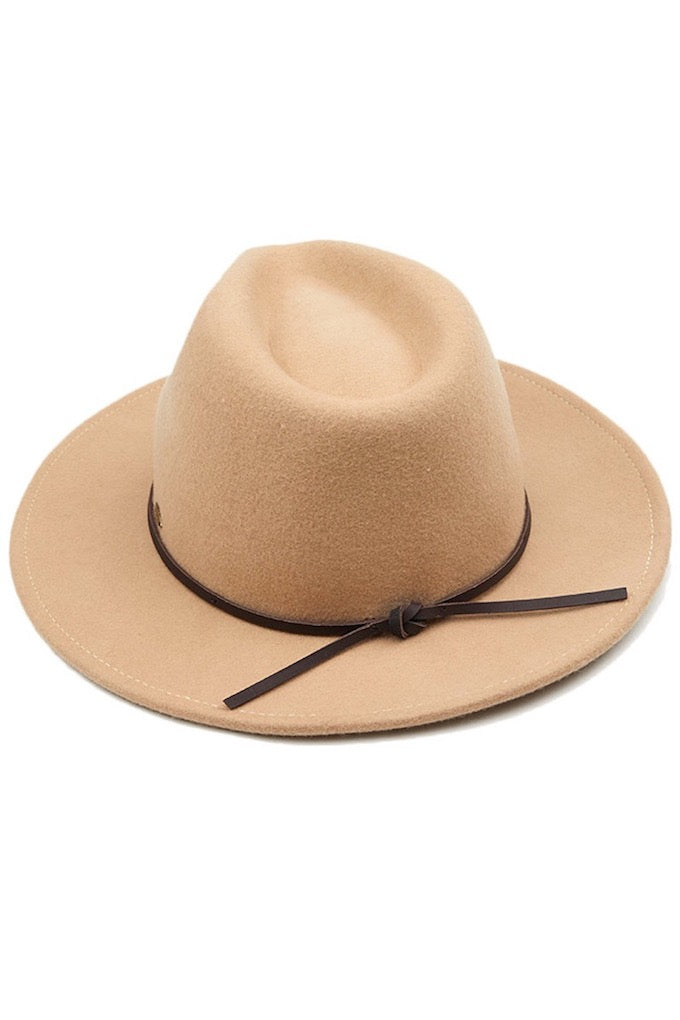 Beige C.C Wool Felt Detailed Panama Summer Sun Hat With Leather Bow Trim; Unique, timeless & classic Summer Sun Fedora Hat has a ribbon band trim material accent. Trendy Birthday, Holiday Gift, Christmas Gift, Regalo de Navided, Bad hair days, casual everyday wear, Anniversary Gift, Fall Outfit, Cool Fashion Fedora, Valentine's Day Gift