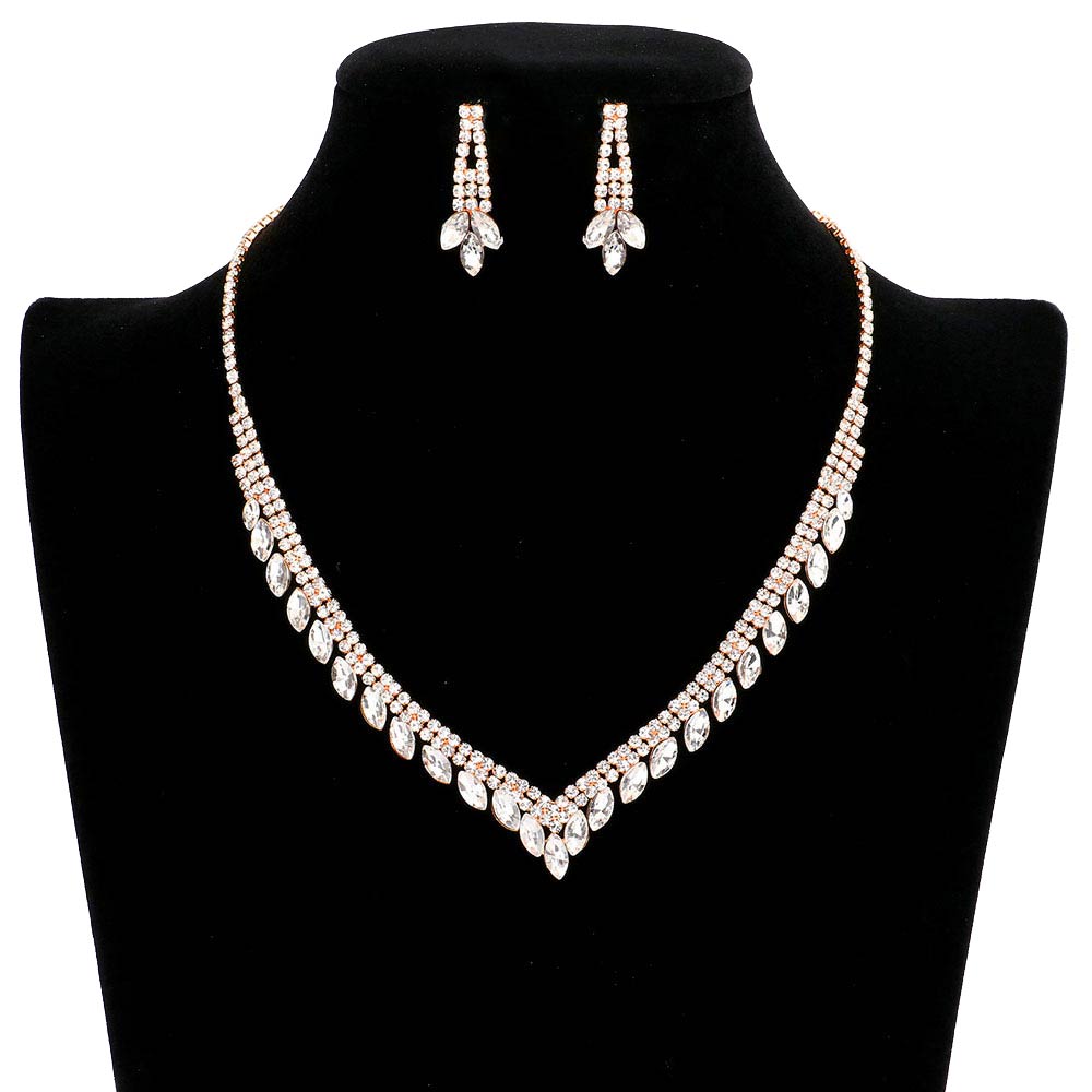 Rose Gold Christal Rhinestone Pave Necklace, enhance your attire with these vibrant beautiful rhinestone pave necklaces to dress up or down your look. Look like the ultimate fashionista with this Christal rhinestone necklace! add something special to your outfit! It will be your new favorite accessory.
