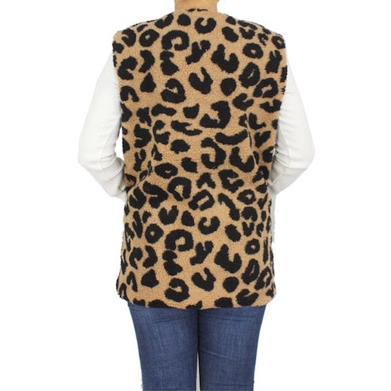 Taupe Leopard Pattern Animal Print Stylish Sherpa Pocket Vest Outwear Shawl; the perfect accessory, luxurious, trendy, super soft chic capelet, keeps you warm & toasty. You can throw it on over so many pieces elevating any casual outfit! Perfect Gift Birthday, Holiday, Christmas, Anniversary, Wife, Mom, Special Occasion