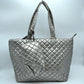 2-in-1 Large Quilted Zipper Tote with Pouch - Tote Bag