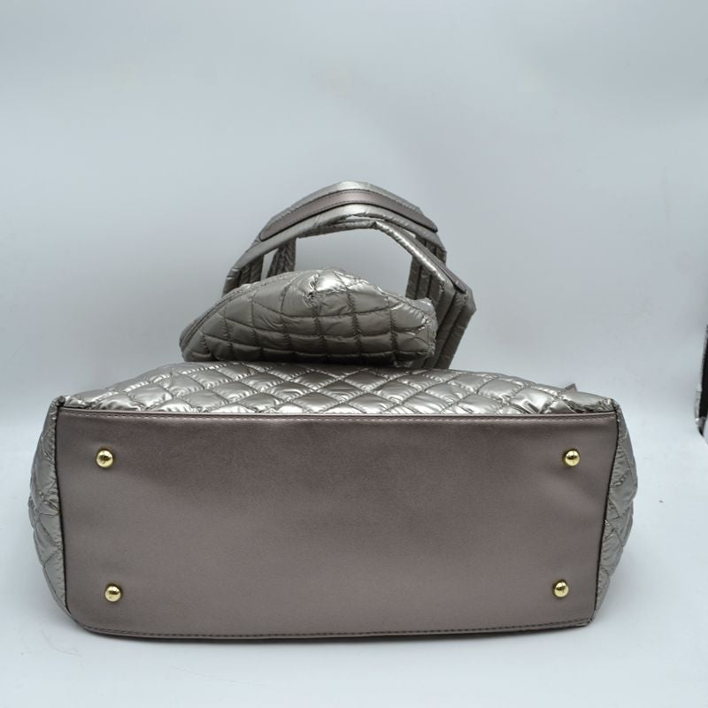 2-in-1 Large Quilted Zipper Tote with Pouch - Tote Bag