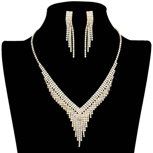 AB Gold Rhinestone Pave V Shaped Jewelry Set, will add a touch of glamour to any look. The set is crafted with premium-grade materials and features a luxurious rhinestone pave design for extra sparkle. Ideal for special occasions or gifts, it’s sure to get attention. 