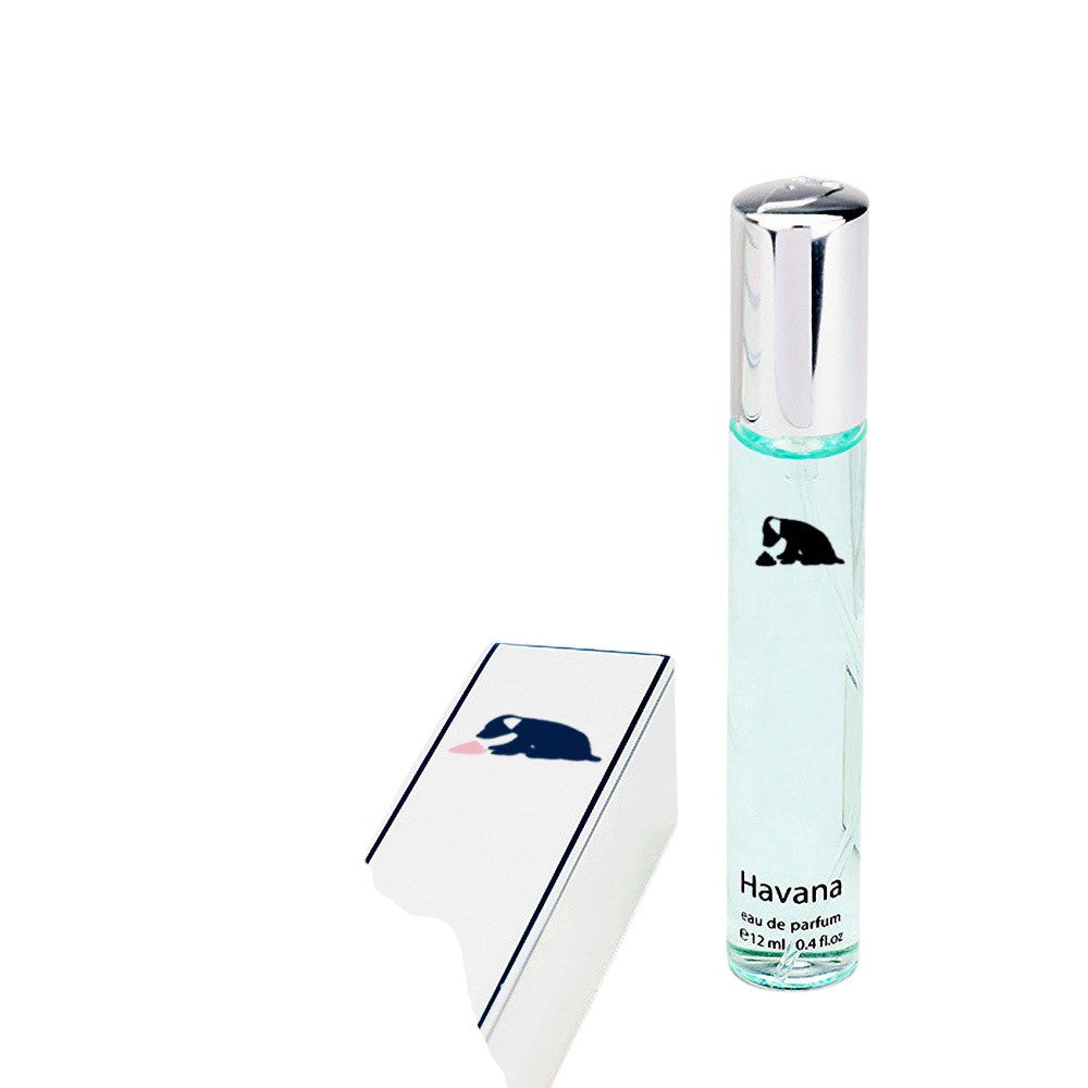 Aqua Havana Eau de Perfume is a luxurious fragrance that captivates the senses with its exotic blend of tropical notes. With a long-lasting formula, this perfume will leave you feeling confident and alluring. Expertly crafted with the finest ingredients, Havana Eau de Perfume is the perfect addition to any fragrance collection.