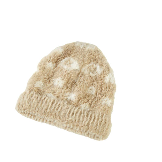 Beige This Leopard Patterned Beanie Hat is perfect for colder months. Its comfortable fit and stylish design make it an ideal choice for everyday wear. Made from high-quality soft fabric materials This hat is sure to keep you warm and stylish this winter with the Leopard Patterned Beanie Hat. Ideal gift for the cold season.