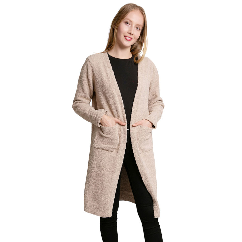 Beige Solid Front Pockets Long Cardigan, delicate, warm, on-trend & fabulous, a luxe addition to any cold-weather ensemble. Great for daily wear in the cold winter to protect you against the infinity-style amps up the glamour with a plush. Perfect Gift for wife, mom, birthday, holiday, etc.