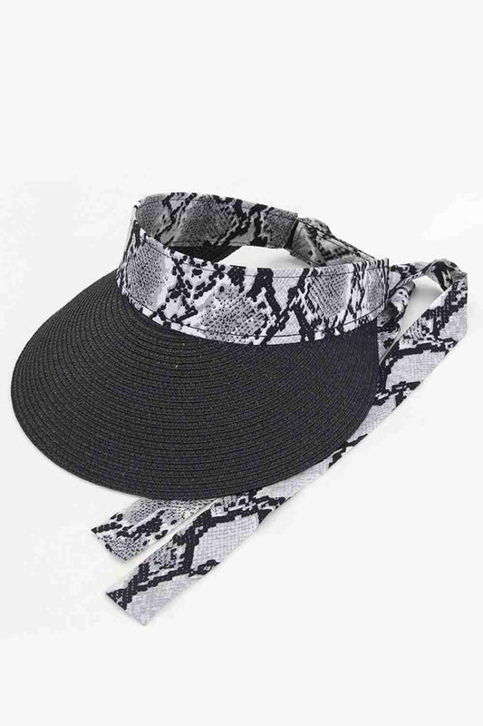 Black Add a chic summer touch with the Snake Pattern Bow Straw Visor Cap, featuring a stylish snake-print accent and cute bow detail for a standout look. Lightweight and comfortable with an adjustable fit, this breathable straw visor is perfect for beach days, outdoor outings, or sunny casual wear.