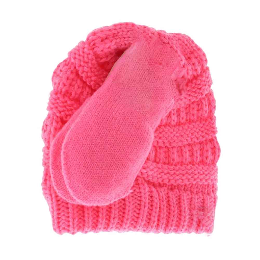 CandyPink BABY Solid C.C Beanie with Mitten Set provides essential warmth and comfort for your little one. Made from soft, high-quality materials, the beanie gently fits your baby's head to retain heat, while the matching mittens protect delicate skin from scratches and cold. This coordinated set balances functionality with a clean, solid design, making it an expert choice for everyday wear during cooler weather.