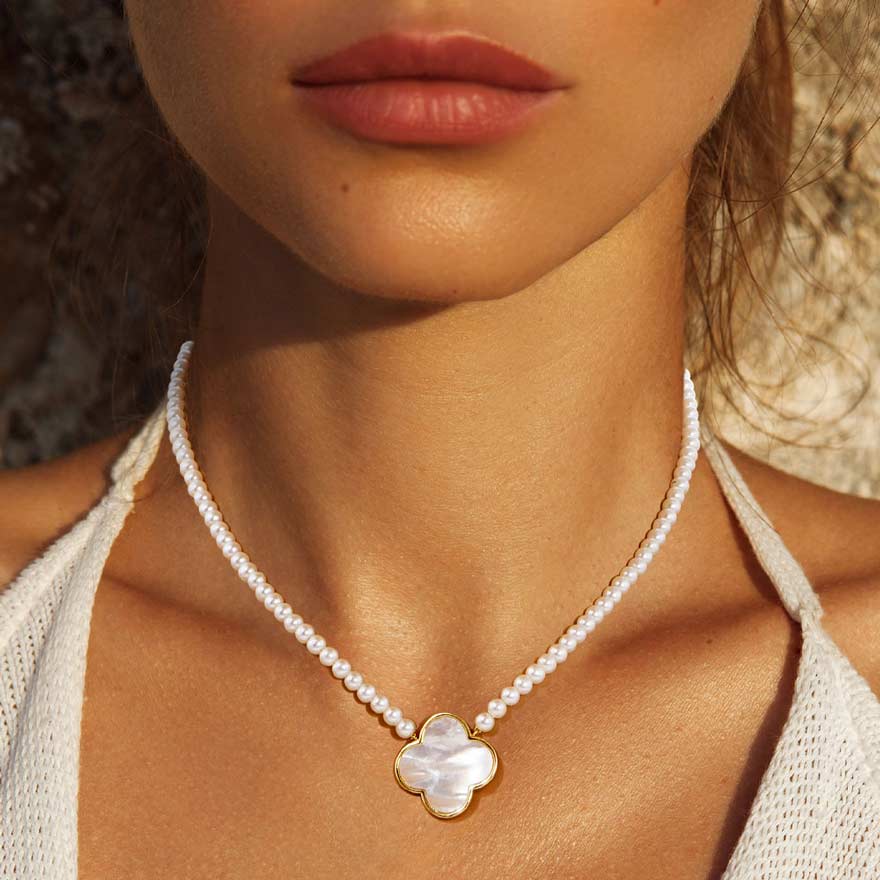 Cream White Gold Dipped Mother Of Pearl Pendant Necklace, turn your neck into a chic fashion statement with this mother-of-pearl pendant necklace! This beautifully unique designed necklace with beautiful colors is suitable for wives, friends, and mothers. Perfect Birthday, Mother's Day Gif, or any meaningful occasion.