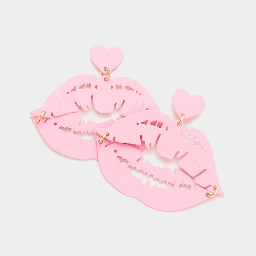 Heart Cut Out Lips Link Dangle Earrings