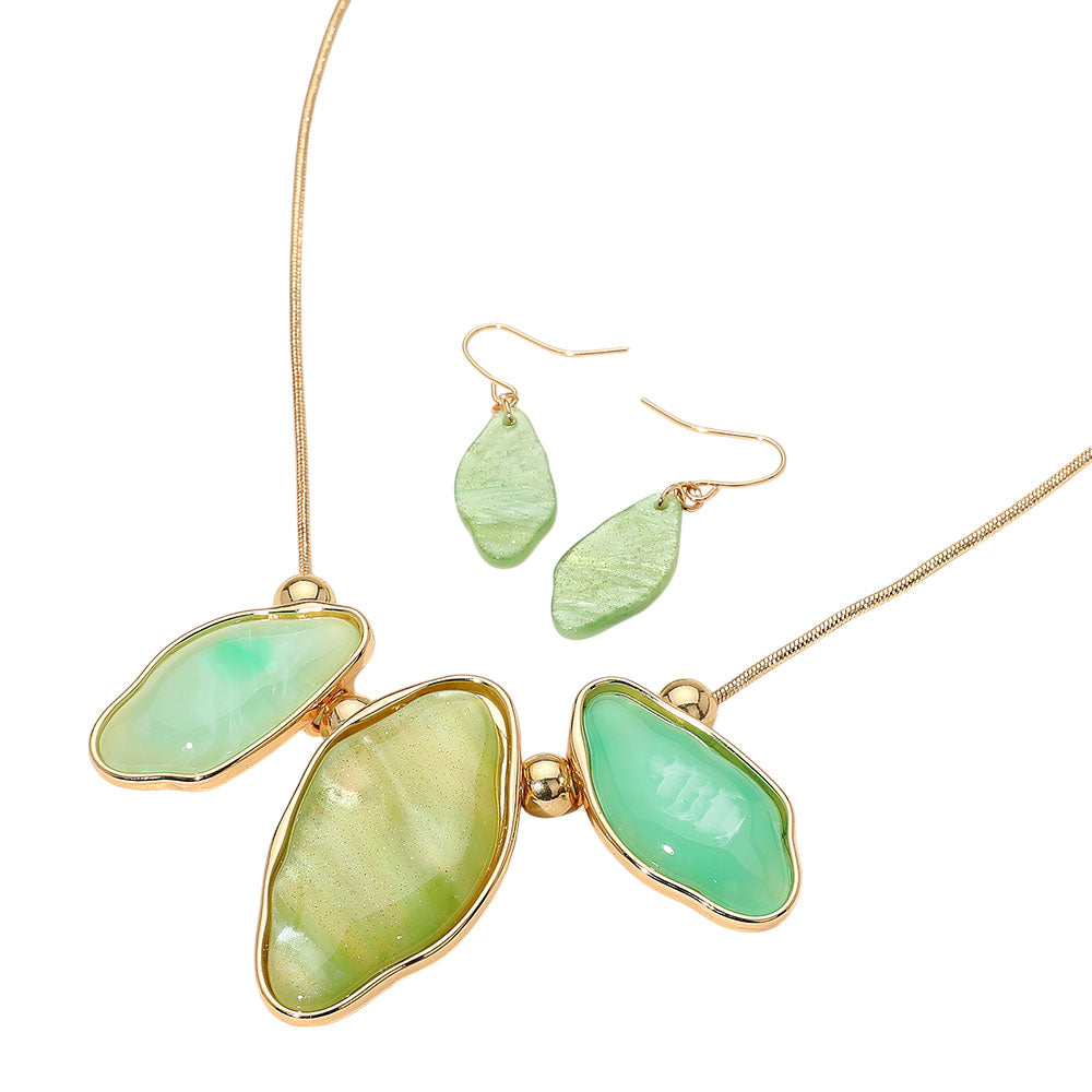 Madeline Love Green Abstract Sparkled Celluloid Acetate Pebble Link Pointed Adjustable Necklace - Necklaces - desc