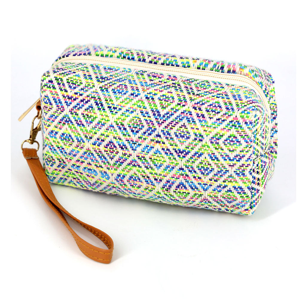 Madeline Love Green Aztec Patterned Wristlet Pouch Bag - Beauty & Cosmetics - desc