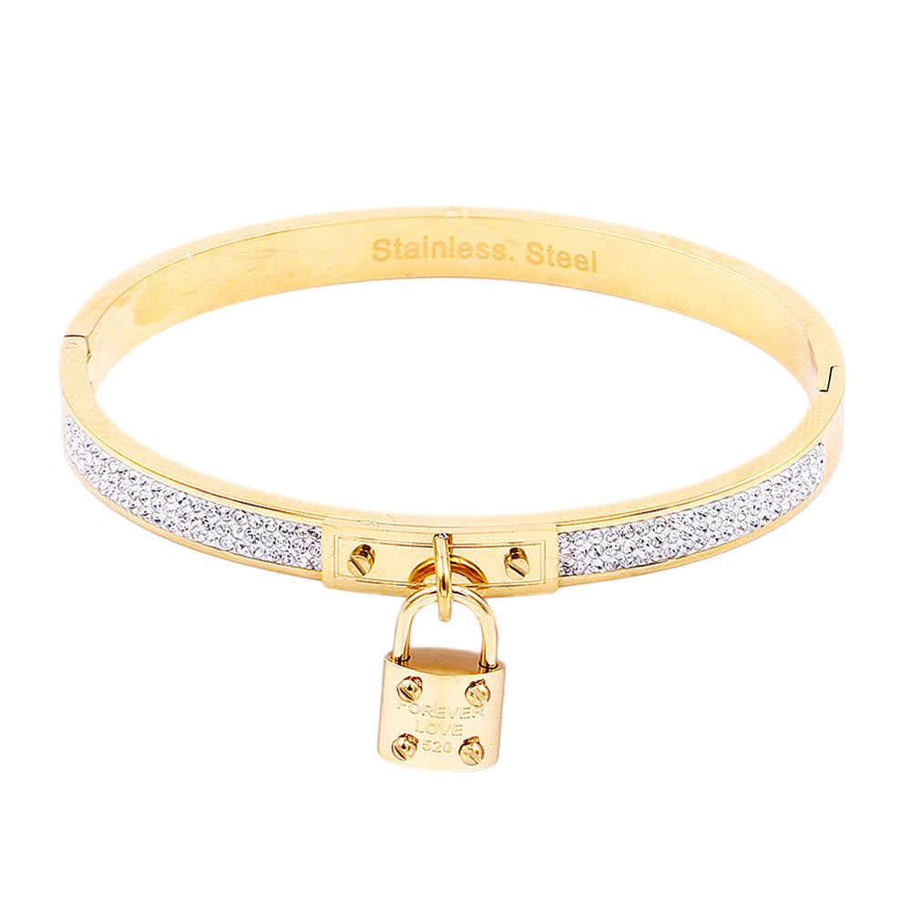Gold FOREVER LOVE Metal Lock Charm Stainless Steel Evening Bracelet exudes elegance and sophistication. Made of durable stainless steel, it features a charming lock design that symbolises everlasting love. The perfect accessory for any evening event, this bracelet adds a touch of class to any outfit.