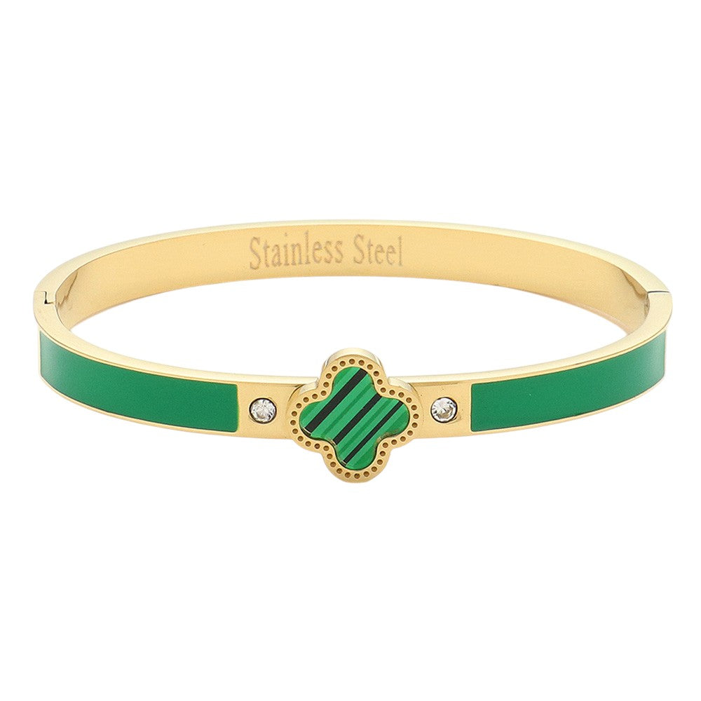 Gold Green Quatrefoil Pointed Stainless Steel Hinged Bracelet is a versatile and durable accessory. With its unique quatrefoil pointed design, it adds an elegant touch to any outfit. Made of high-quality stainless steel, it is both functional and stylish. A perfect choice for fashion-forward individuals.