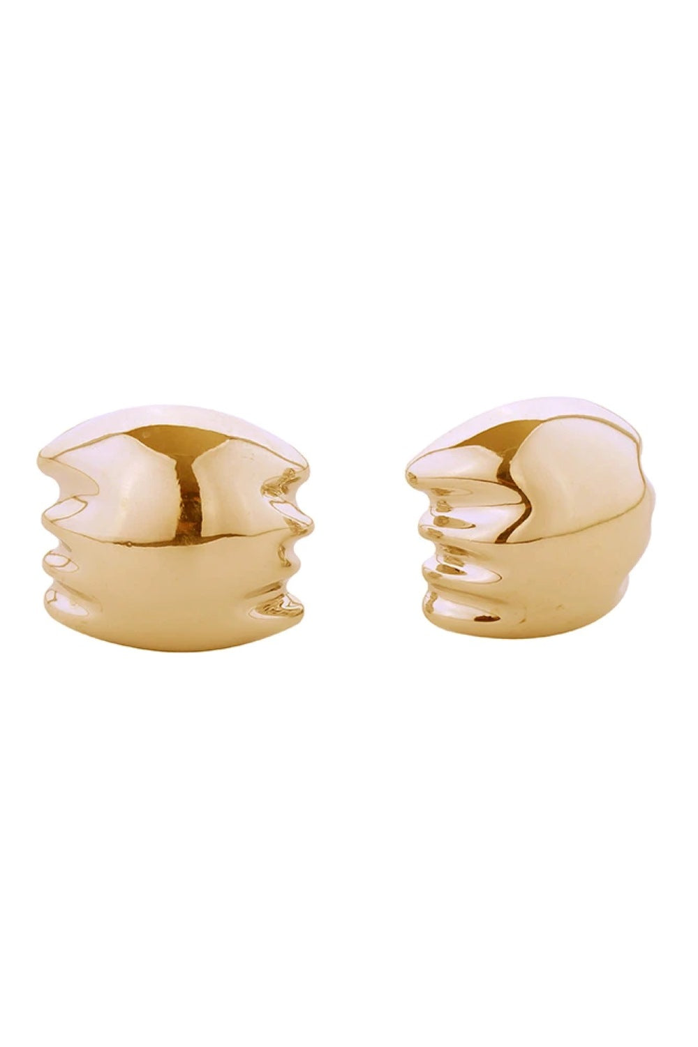 Gold Make a bold statement with these chunky post earrings, crafted in brass with a luxurious 14K gold and white dip finish. Measuring 2.5cm in diameter, they deliver eye-catching presence without compromising comfort. Hypoallergenic construction ensures gentle wear for sensitive ears, while lead and nickel compliance guarantees safety and peace of mind. Perfect for everyday elegance or elevated casual looks.