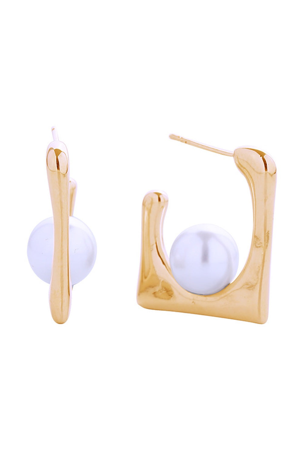 Gold Elevate your everyday elegance with these chic square pearl post earrings. Crafted from hypoallergenic brass with a luxurious 14K gold or white gold dip finish, these timeless pieces feature lustrous pearls set in a modern square design. At just 2cm, they're the perfect size for subtle sophistication.