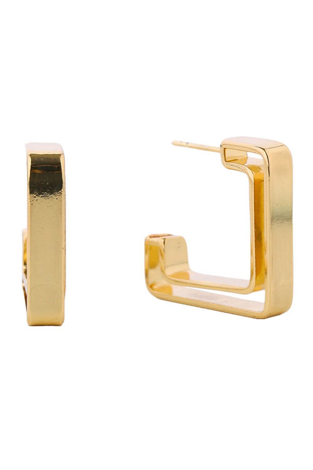 Gold Elegant square shape post earrings with 14K gold or white gold dipping. Crafted from hypoallergenic brass, these studs are gentle on sensitive skin. Measuring 2.11cm in diameter, they offer a refined geometric look. Lead and nickel compliant for safe, worry-free wear. Perfect for everyday elegance or special occasions.