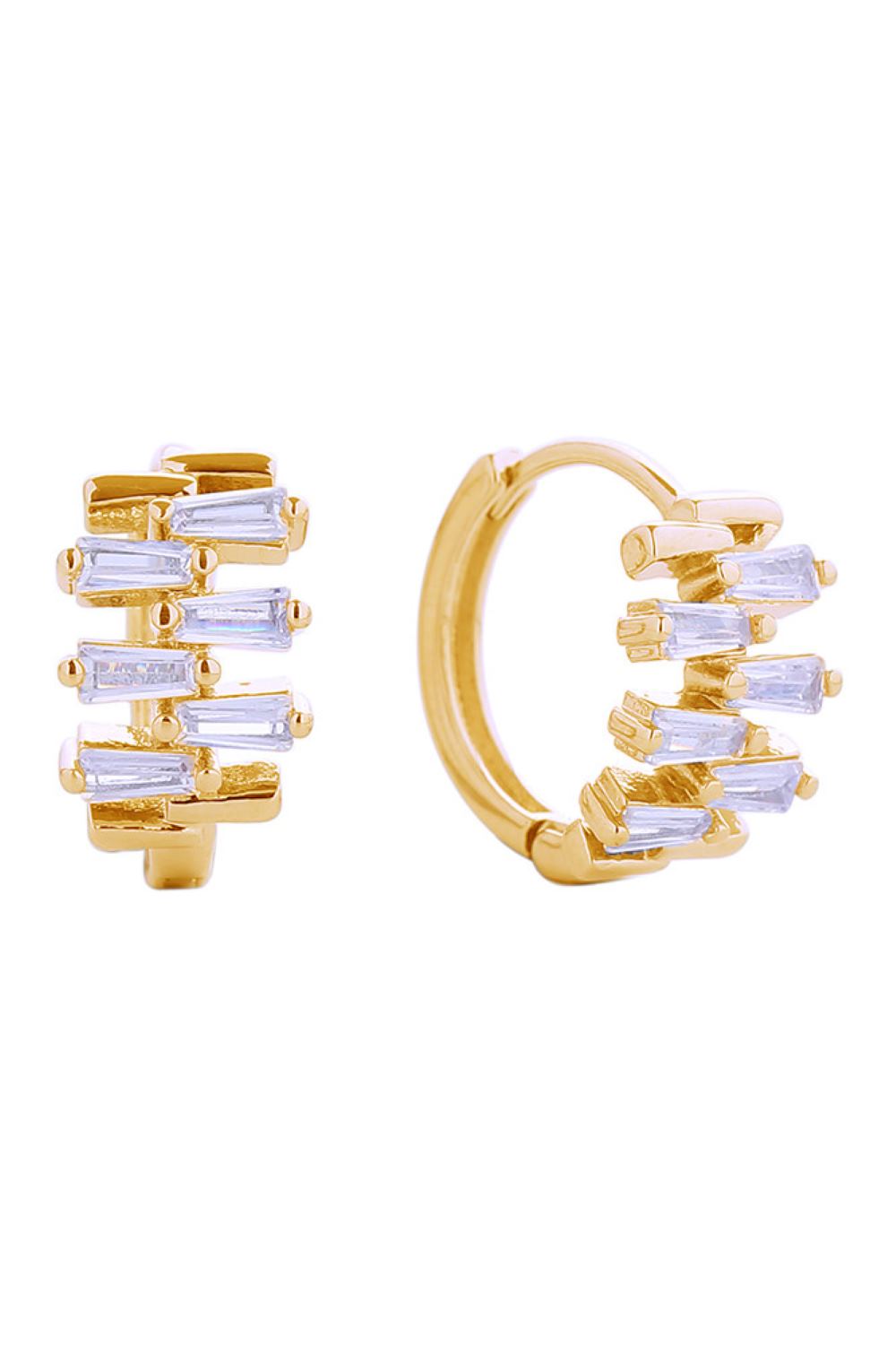Gold Elevate your everyday look with these stunning 14K Gold/White Gold Dipped Huggie Earrings. Featuring a playful disorganized cubic zirconia design, these petite 1.8cm earrings deliver maximum sparkle in a minimalist silhouette. Crafted from hypoallergenic brass with premium CZ stones, they're gentle on sensitive ears while maintaining brilliant shine