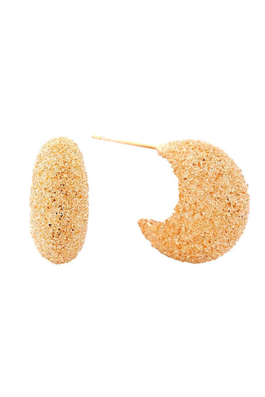 Gold Elevate your everyday look with these stunning 14K Gold/White Dipped Grain Texture Crinkle Post Earrings. Crafted from hypoallergenic brass, these earrings feature a beautiful textured crinkle design that catches the light beautifully. With a generous 2.7cm diameter, they make a subtle yet sophisticated statement. Designed with sensitive skin in mind, they're lead and nickel compliant, ensuring comfort and safety for all-day wear. Perfect for those seeking quality jewelry that combines style with peace