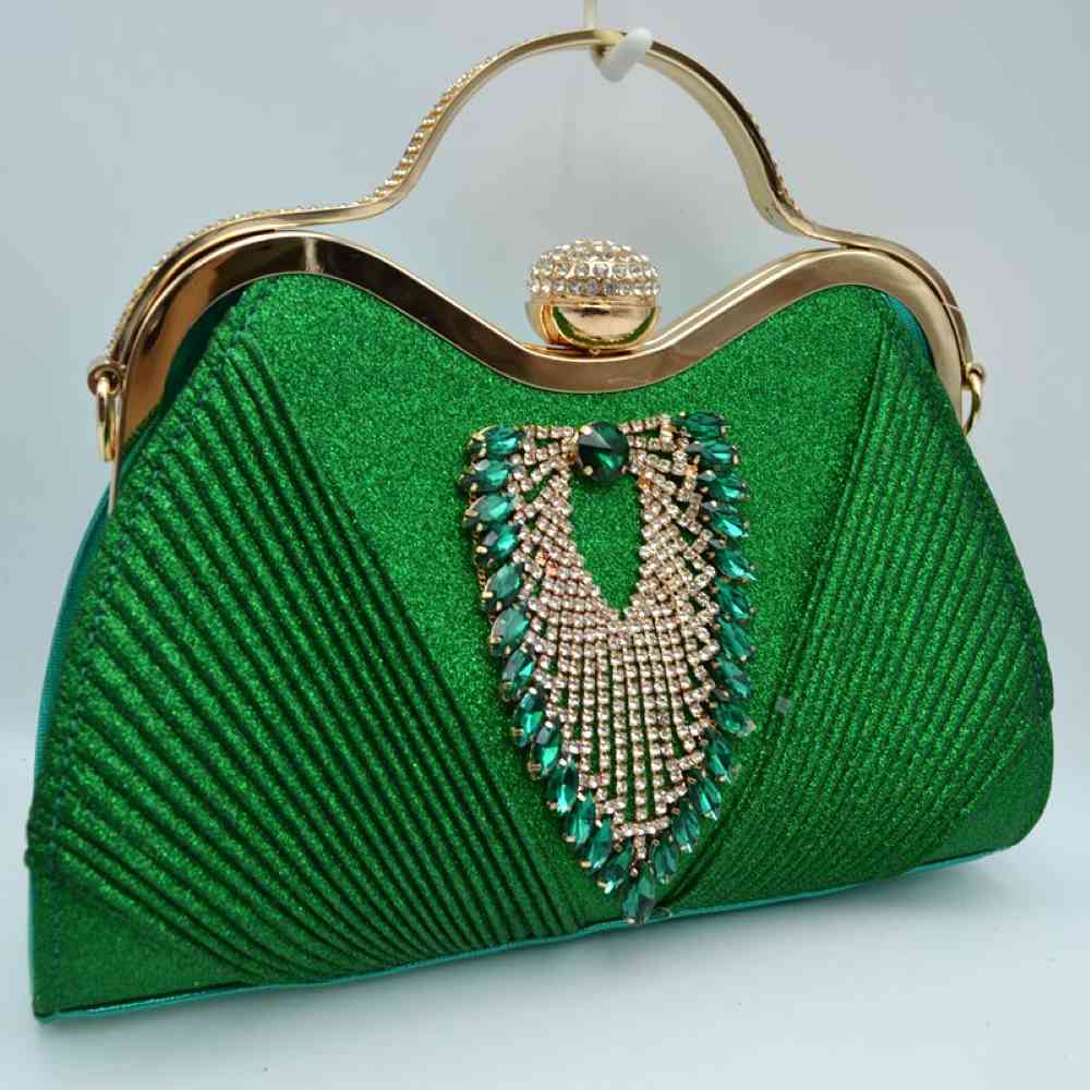 Green Elevate your evening wear with this stunning, sophisticated evening clutch bag. Designed for special occasions, galas, weddings, and formal events, this purse seamlessly blends classic glamour with modern functionality.
