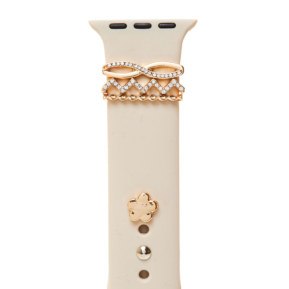 Ivory Heart Pointed Apple Watch Silicone Band adds a touch of elegance and personality to your Apple Watch. The pointed design brings a unique and stylish element to your device. Made of durable silicone, it offers a comfortable and secure fit for all-day wear. Show off your individuality with this beautiful band.