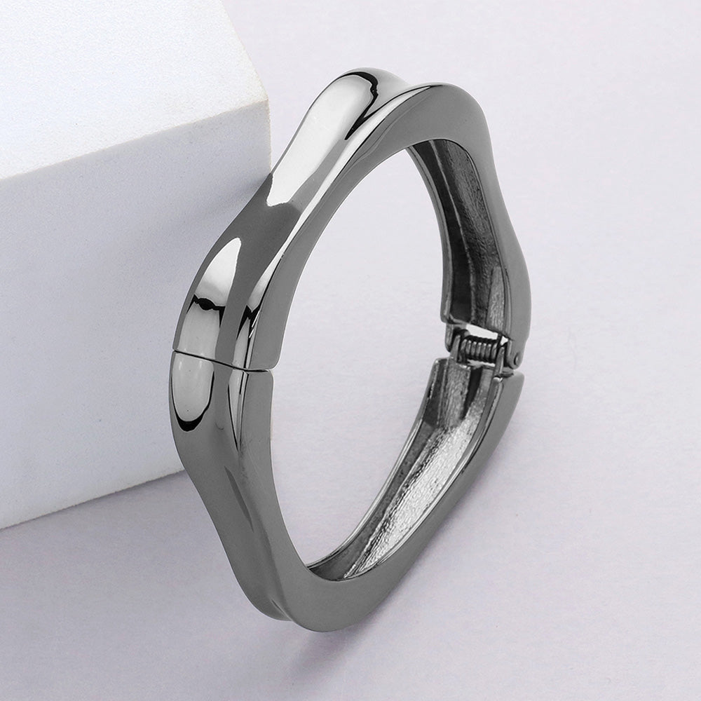 Madeline Love Black, Hematite