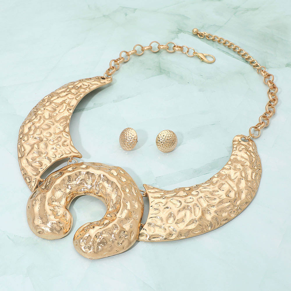 Madeline Love Matte gold Bold Textured Metal Horseshoe Accent Statement Collar Necklace