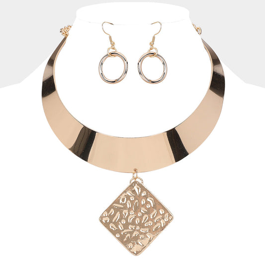 Madeline Love Gold Textured Metal Rhombus Pendant Pointed Necklace - Necklaces