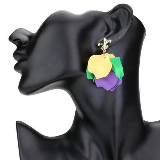 Multi Mardi Gras Fleur de Lis Petal Dangle Earrings are the perfect accessory for any festive celebration. The intricate design and high-quality materials make them a unique and eye-catching addition to your wardrobe. Show off your love for Mardi Gras with these elegant and stylish earrings.