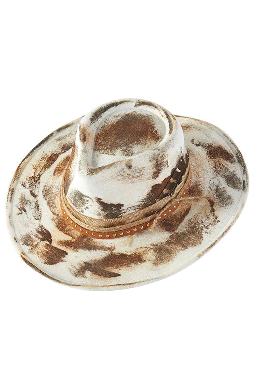 Multi Two iconic looks, one hat! This Cowboy Hat's flexible brim allows for effortless shaping, letting you wear it as a classic cowboy hat or style it as a contemporary fedora.