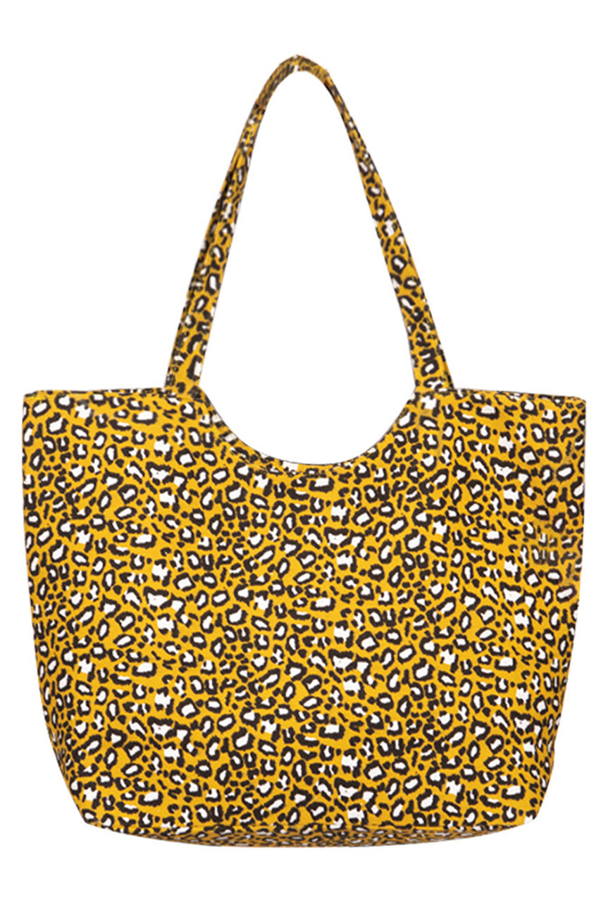 Leopard Pattern Tote Bag combines bold style with practical design, making it an essential accessory for everyday use. Crafted with durable materials, it offers ample space for your belongings while adding a fashionable touch to any outfit. Its distinctive leopard print ensures you stand out with confidence, perfect for both casual outings and more polished looks.