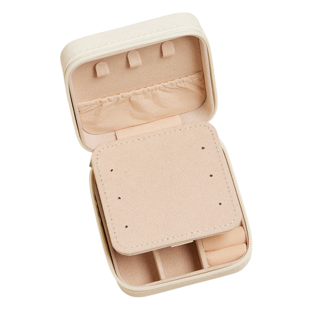 Pink Daisy Flower Checkered Pattern Portable Square Jewelry Box is perfect for storing your precious jewelry. The elegant checkered pattern and daisy flower design add a touch of charm to this portable box. Its compact size makes it convenient for travel, while keeping your jewelry safe and organized. 