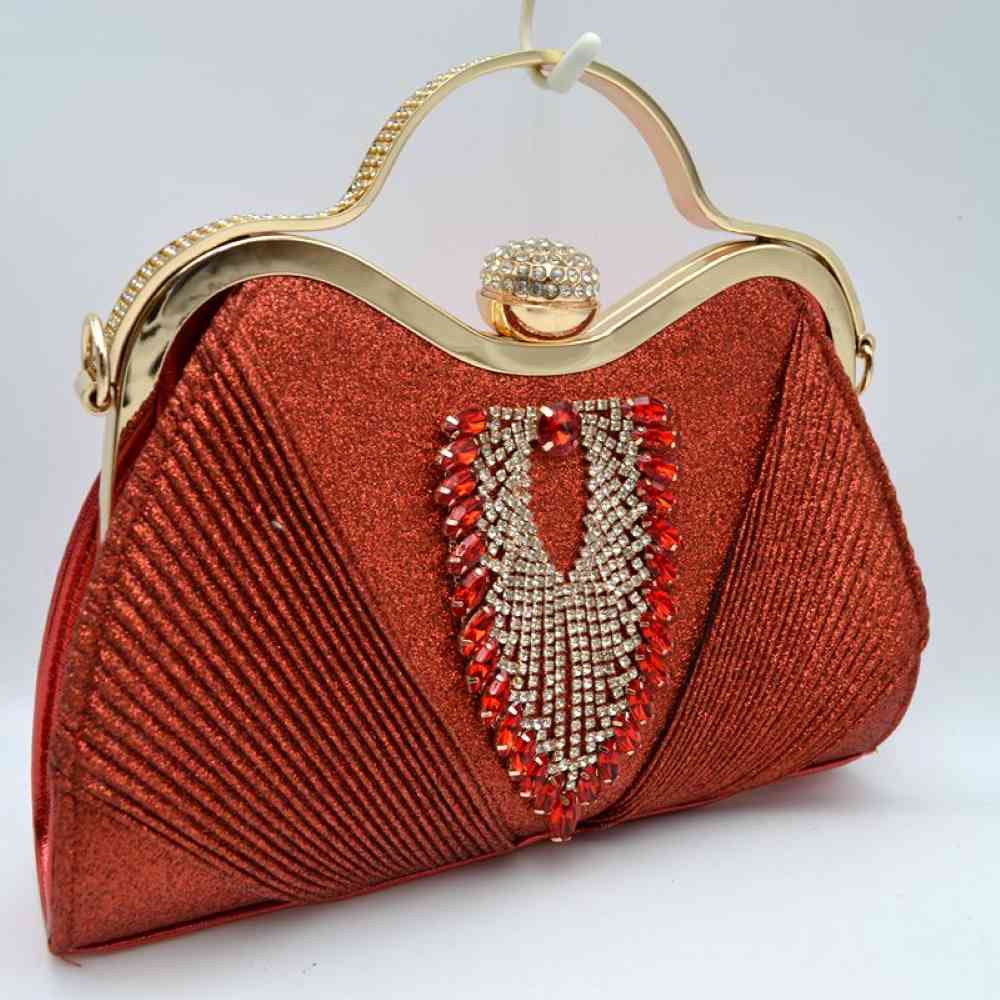 Red Elevate your evening wear with this stunning, sophisticated evening clutch bag. Designed for special occasions, galas, weddings, and formal events, this purse seamlessly blends classic glamour with modern functionality.