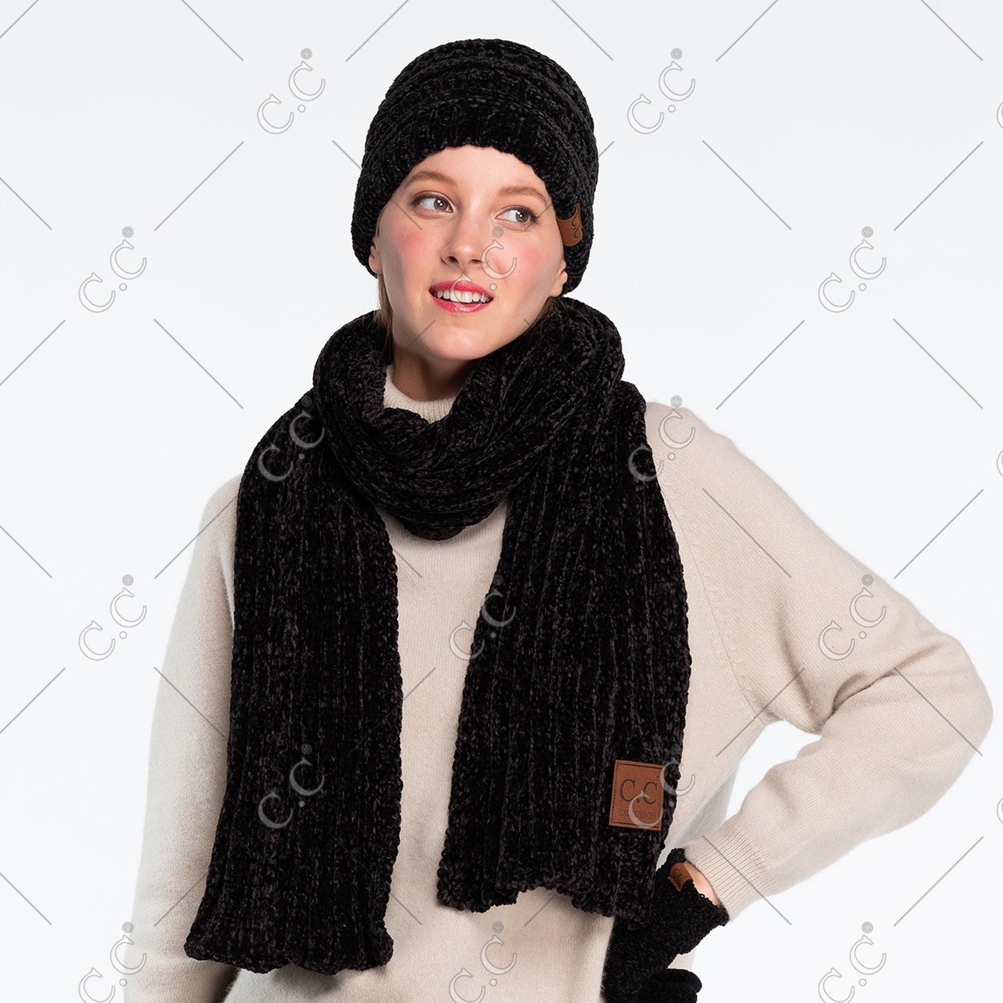 C.C Ribbed Chenille Scarf