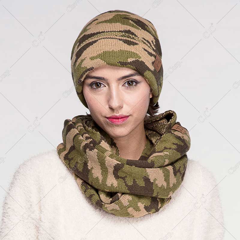 C.C Ribbed Knit Scarf With Camouflage