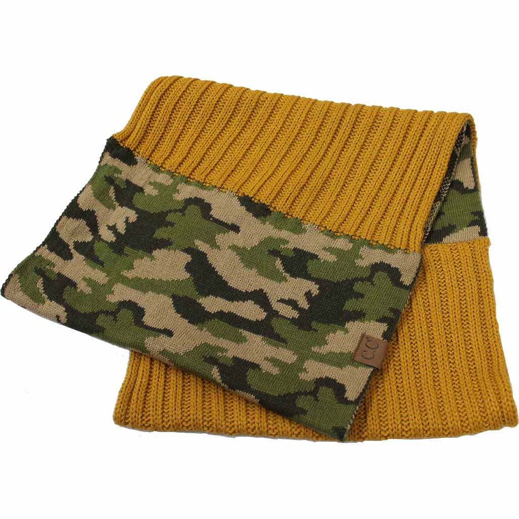 C.C Ribbed Knit Scarf With Camouflage