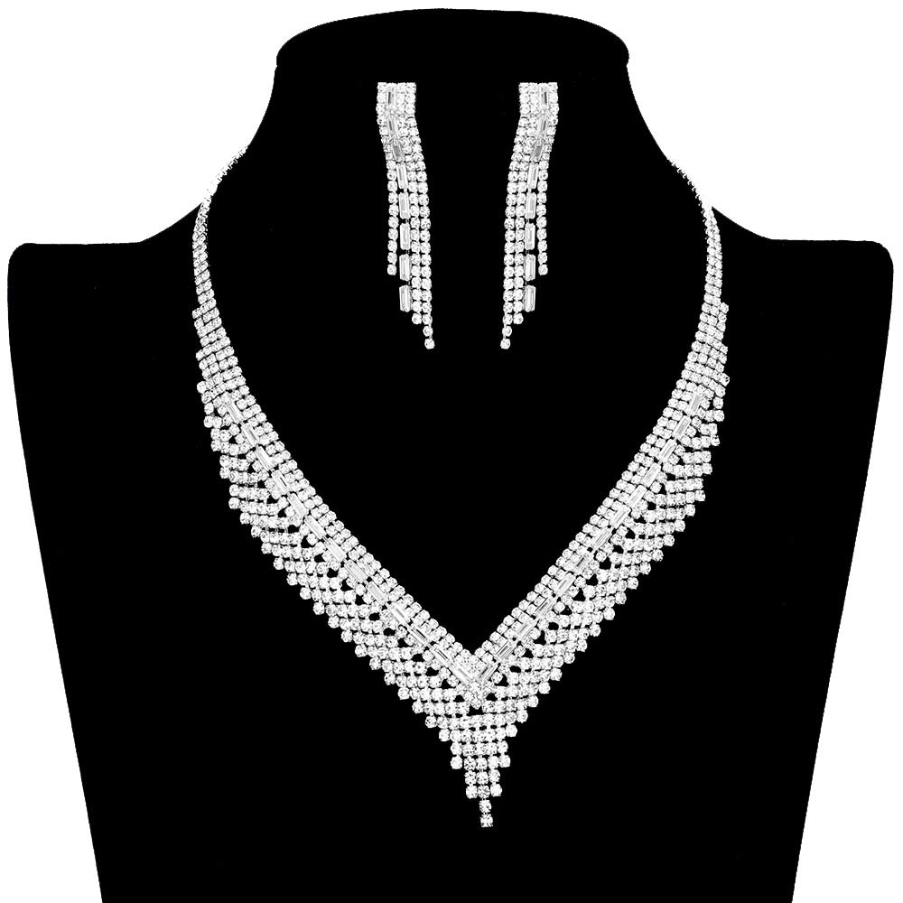 Silver Rhinestone Pave V Shaped Jewelry Set, will add a touch of glamour to any look. The set is crafted with premium-grade materials and features a luxurious rhinestone pave design for extra sparkle. Ideal for special occasions or gifts, it’s sure to get attention.