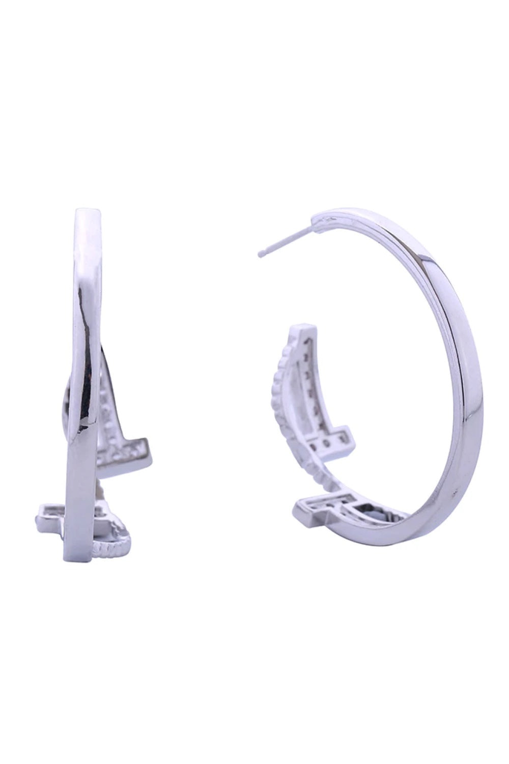 White Gold Radiant pavé cubic zirconia sparkles catch the light with every turn of your head in these elegant 14K Gold and White Dipped Post Earrings. Designed for those who love refined sophistication without compromise. Built from durable brass with hypoallergenic properties, these earrings are gentle on sensitive skin while maintaining their lustrous finish. At 3.1cm diameter, they strike the perfect balance substantial enough to make a statement, yet graceful enough for everyday wear. Lead and nickel co