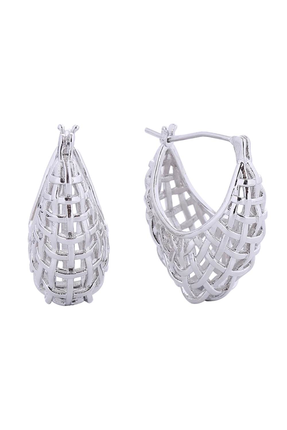 White Gold Elevate your everyday look with these delicate 14K Gold and White Gold dipped basketweave pincatch earrings. Crafted from hypoallergenic brass, they're gentle on sensitive skin while delivering timeless elegance. Each earring measures 2.3cm, striking the perfect balance between statement and subtlety. Lead and nickel compliant for peace of mind. Expertly made in Korea, these versatile pieces transition seamlessly from day to night, adding a touch of refined sophistication to any outfit.