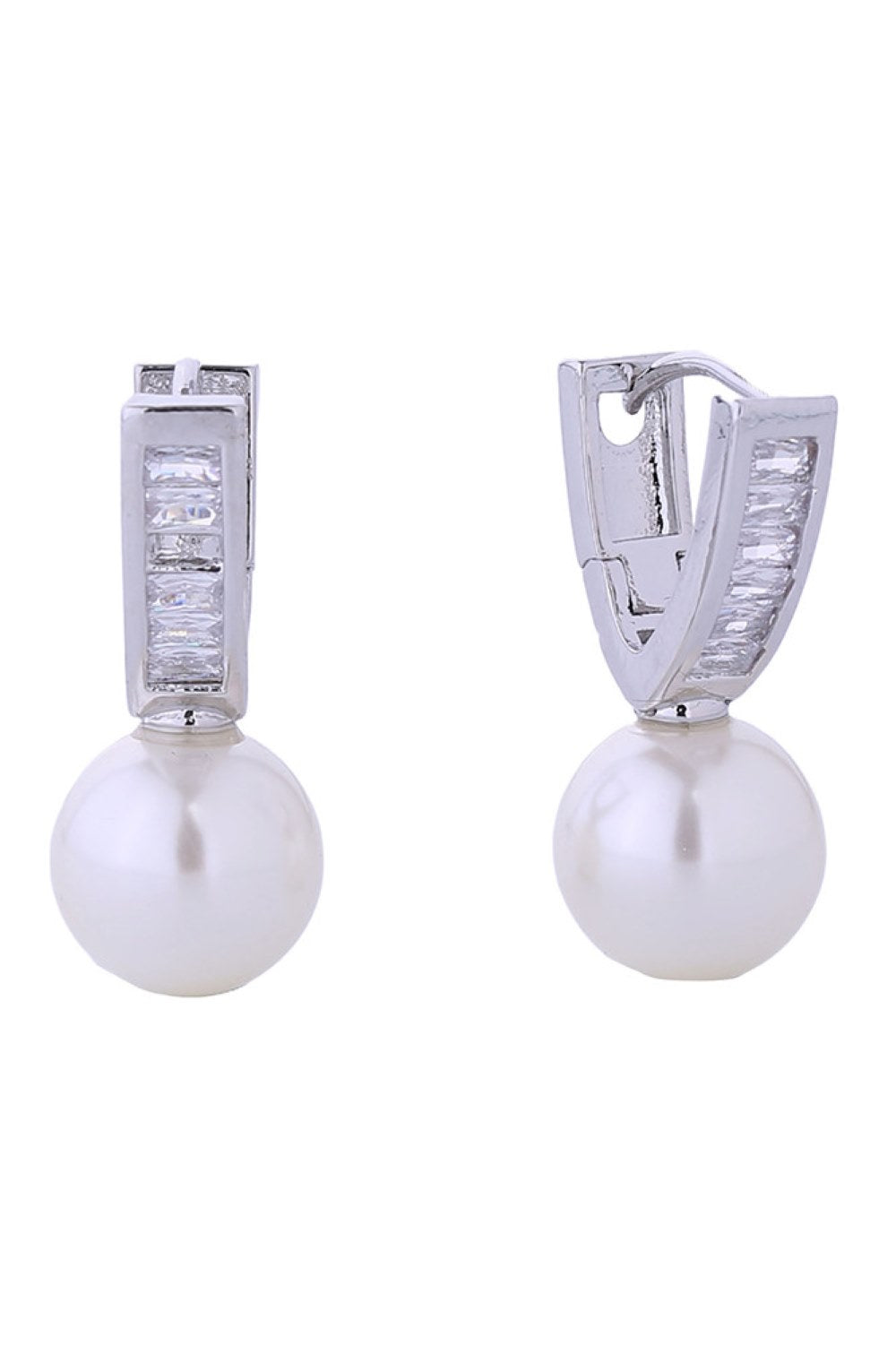 White Gold Elegant pearl drop earrings designed for bridesmaids and special occasions. Crafted with 14K gold and white gold dipping over brass, these earrings feature lustrous pearls that catch the light beautifully. Measuring 2.4cm, they offer a delicate yet noticeable presence. Hypoallergenic construction ensures comfort for sensitive skin, while lead and nickel compliance guarantees safety and peace of mind. Expertly made in Korea with attention to quality craftsmanship.