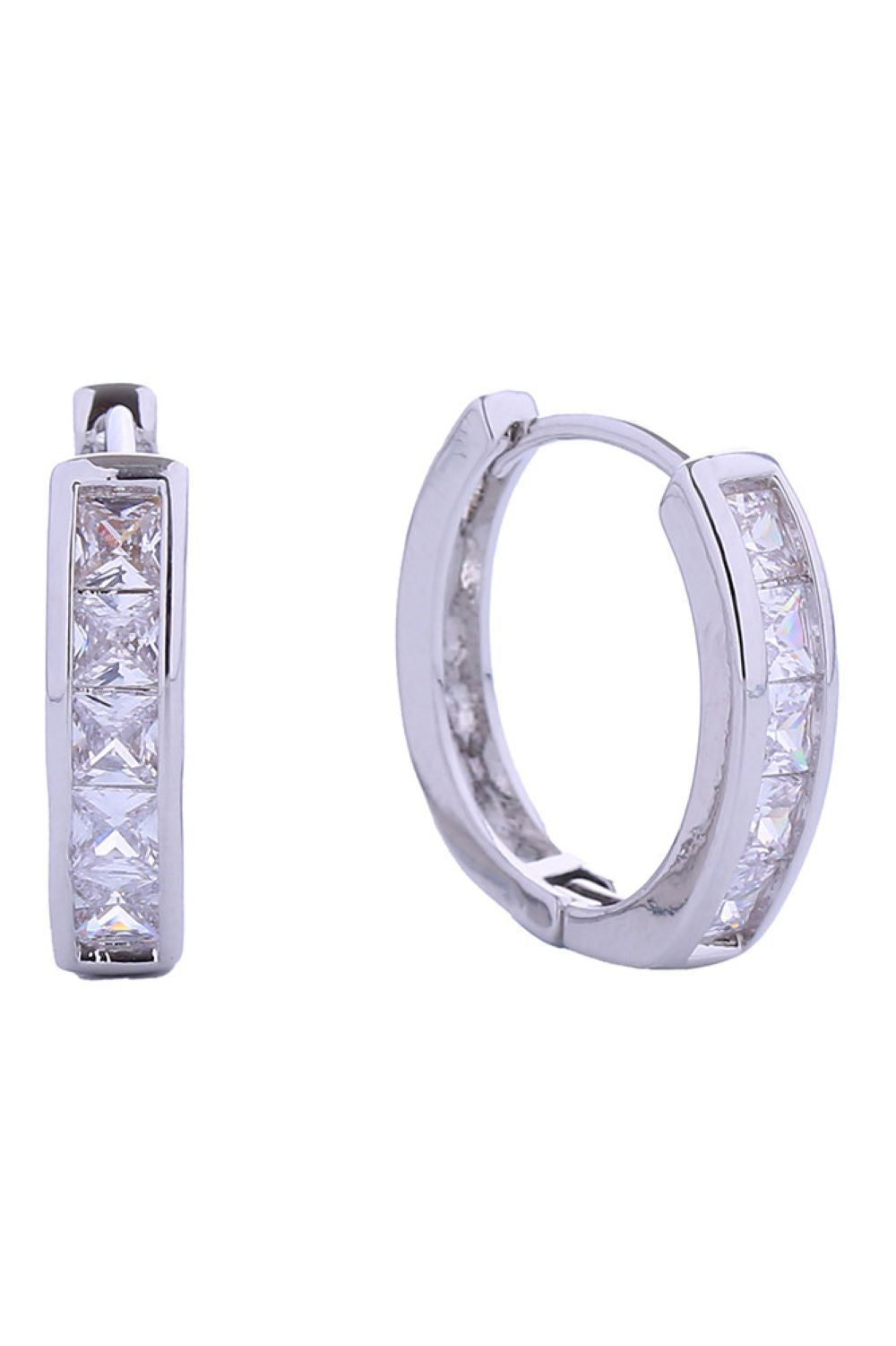 White Gold Elevate your everyday elegance with these stunning 14K Gold and White Gold Dipped Cascade Pave CZ Huggie Earrings. Crafted from quality brass and adorned with sparkling cubic zirconia stones, these petite 1.7cm huggies deliver maximum sparkle in a minimalist design. Hypoallergenic and lead and nickel compliant, they're gentle on sensitive skin while maintaining their lustrous finish.