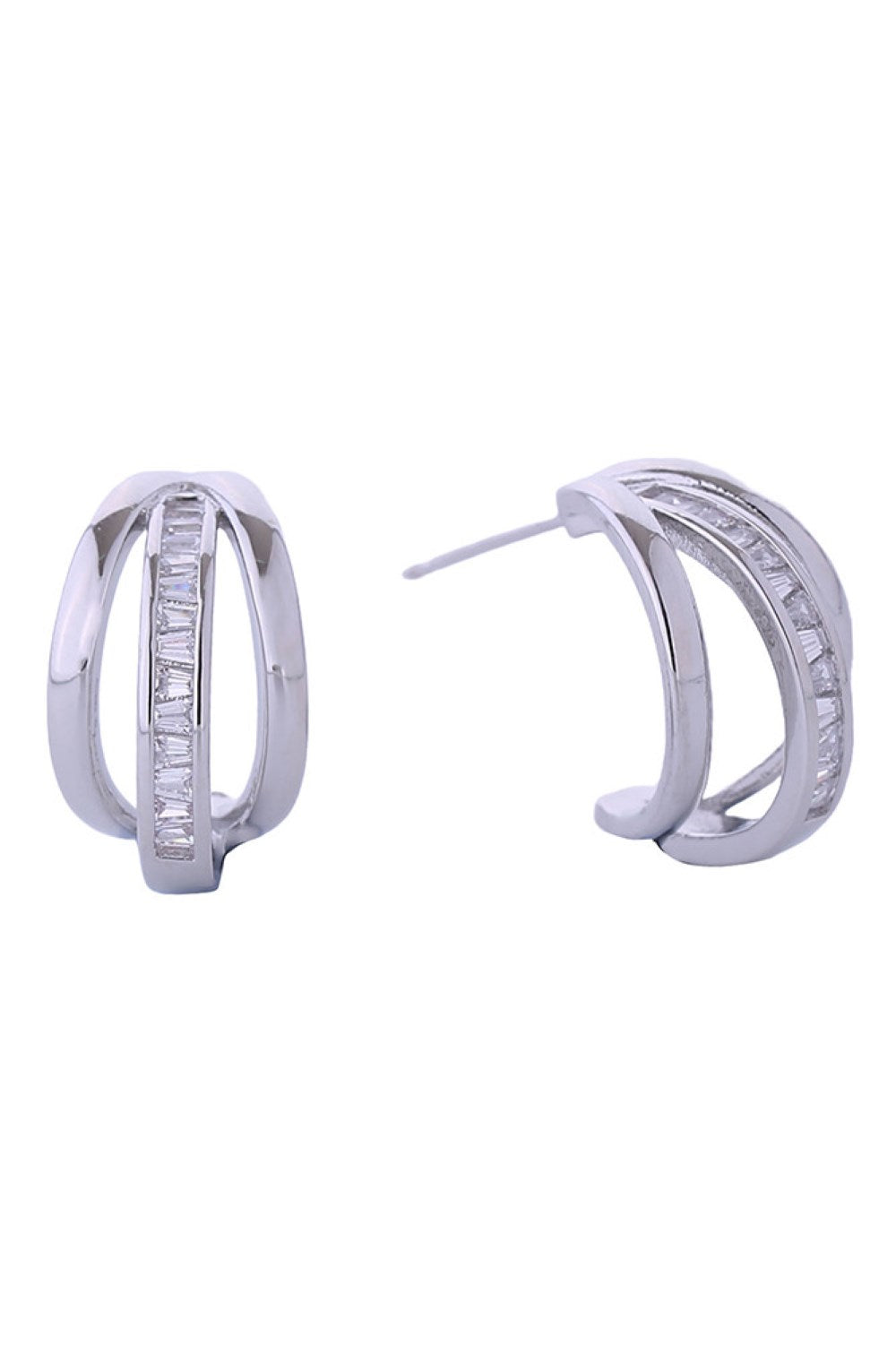 White Gold Elevate your everyday look with these stunning 14K Gold and White Gold dipped triple hoop earrings. Crafted from hypoallergenic brass and adorned with sparkling cubic zirconia accents, these delicate 1.8cm hoops offer the perfect blend of elegance and versatility. Designed for sensitive skin and made in Korea, these earrings are lead and nickel compliant, ensuring safe, comfortable wear all day long.