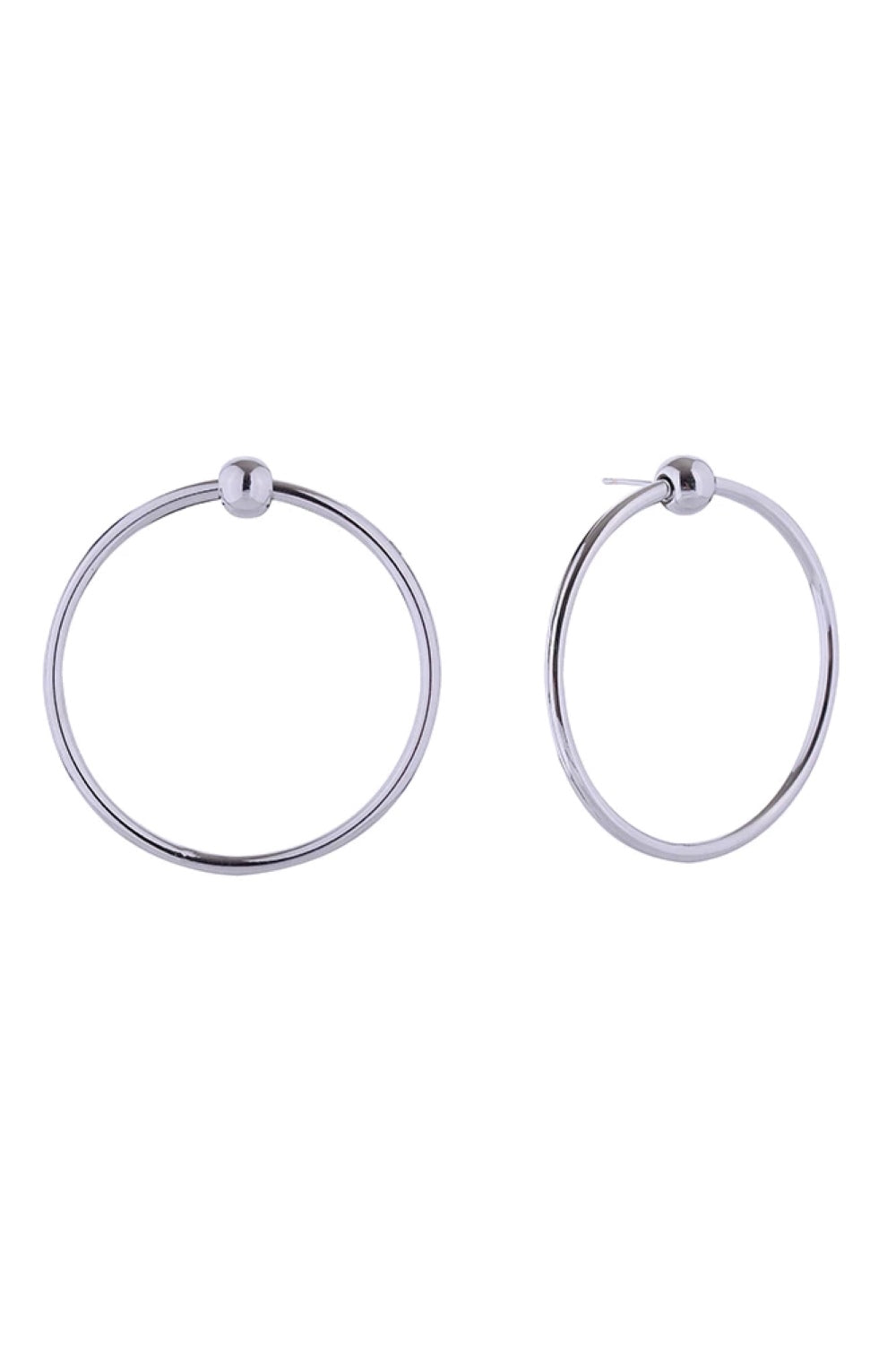 White Elevate your everyday look with these stunning 14K Gold/White Gold Dipped Faye Knocker Post Earrings. Crafted from hypoallergenic brass, these beautifully designed earrings feature a classic knocker style with a generous 5cm diameter that makes a sophisticated statement. Perfect for sensitive ears, these earrings are lead and nickel compliant, ensuring comfort and safety for all-day wear. 
