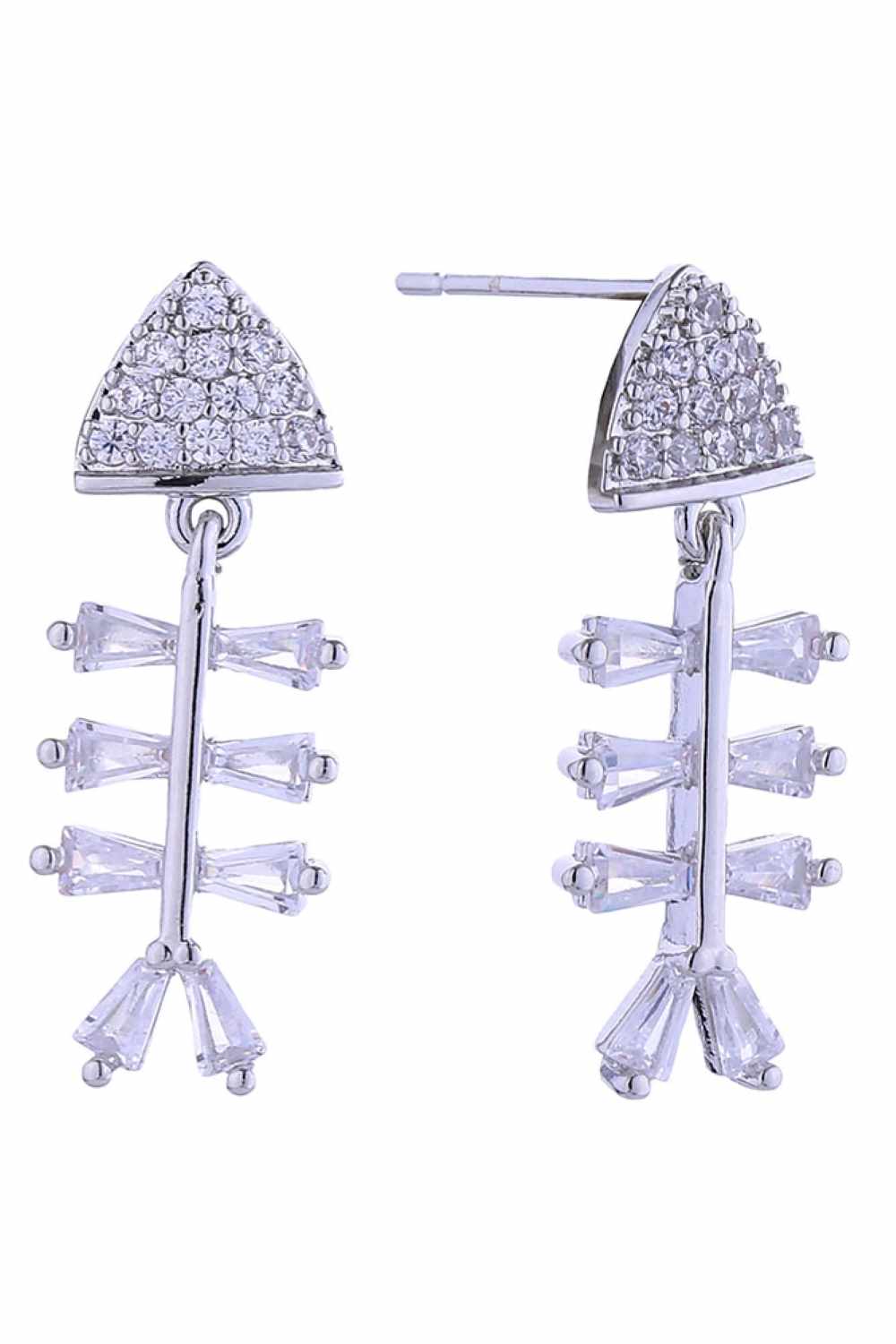 White Gold Elegant fish bone design crafted in 14K gold and white dipped brass, adorned with sparkling cubic zirconia pavé stones. These hypoallergenic post earrings measure 1.05cm in diameter, making them perfect for everyday wear or special occasions. Lead and nickel compliant for sensitive skin. A timeless addition to any jewelry collection.