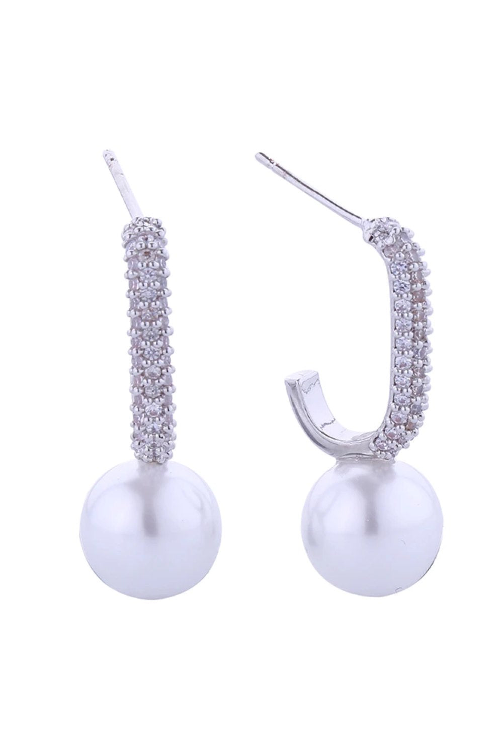 White Gold Elevate your everyday elegance with these 14K Gold and White Gold dipped post earrings, featuring lustrous pearls and sparkling cubic zirconia accents. The glamorous link design creates a sophisticated, timeless look perfect for any occasion. Crafted from hypoallergenic brass and made in Korea, these earrings are lead and nickel compliant for safe, comfortable wear. With a 2.5cm diameter, they offer the ideal balance of presence and wearability.
