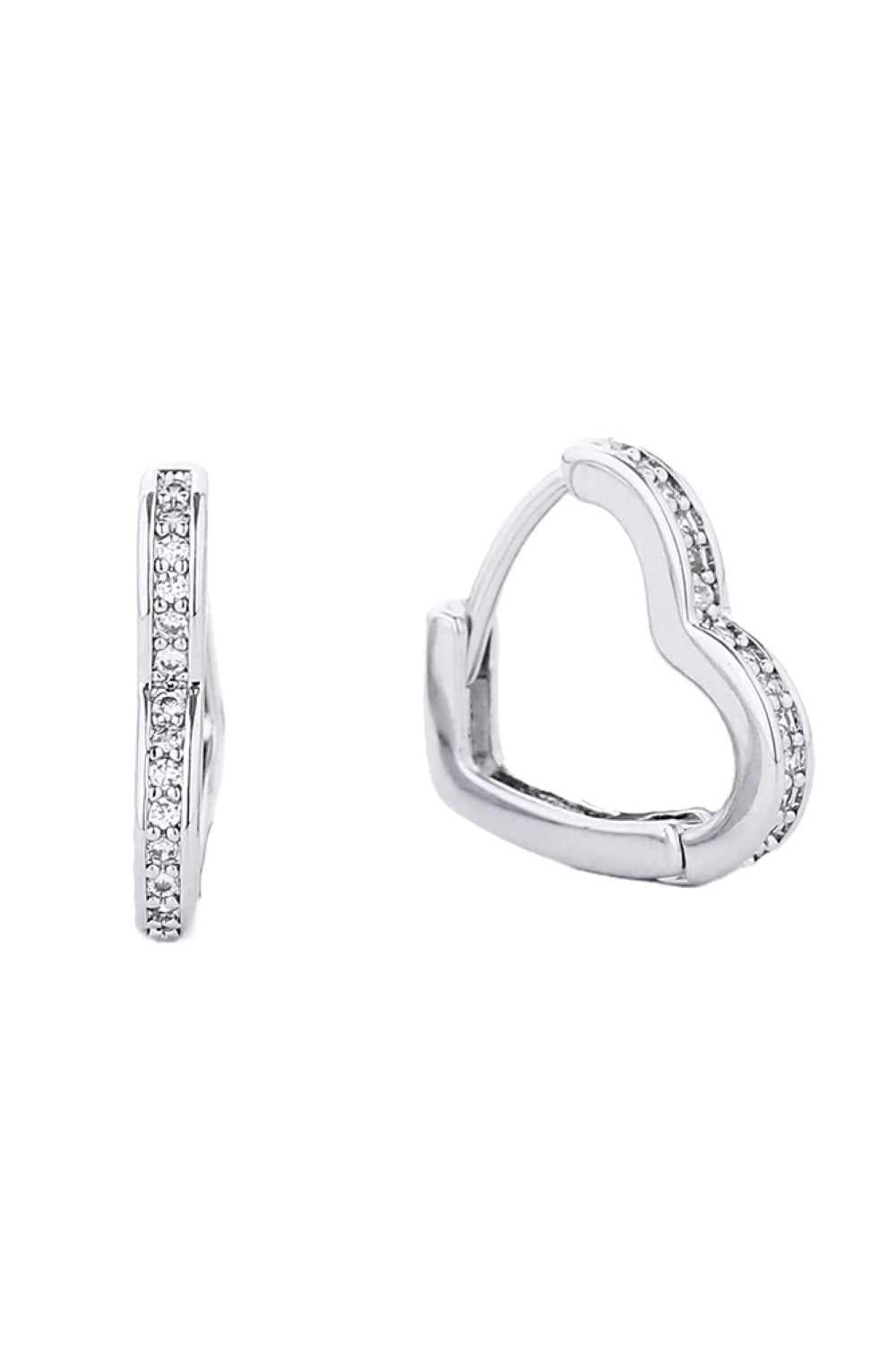 White Gold Delicate and timeless, these 14K gold dipped huggie hoops offer everyday elegance in a compact 1.4cm diameter. Crafted from hypoallergenic brass, they're gentle on sensitive ears while delivering a luxurious gold finish. Lead and nickel compliant for peace of mind. Perfect for layering or wearing solo, these versatile earrings transition seamlessly from day to night.