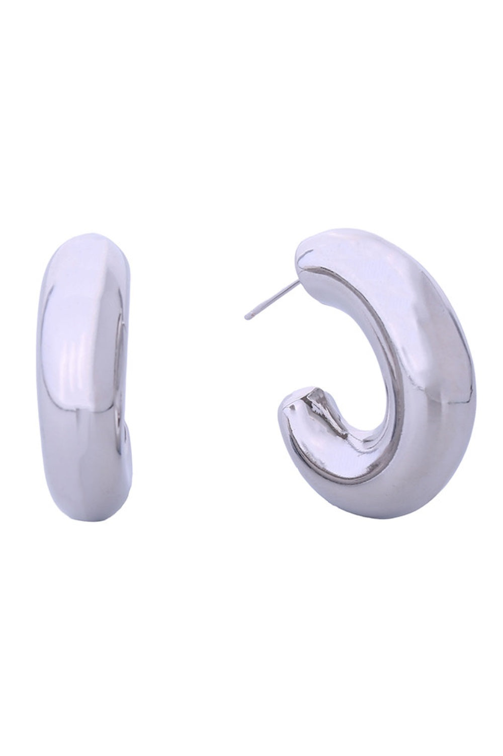 White Gold Delicate mini circle link hoops that blend timeless elegance with everyday wearability. Crafted from hypoallergenic brass with 14K gold or white gold dipping, these 4.8cm earrings are perfect for layering or wearing solo. Lead and nickel compliant for sensitive skin. Made in Korea with attention to quality and comfort. A versatile staple that transitions seamlessly from day to night.